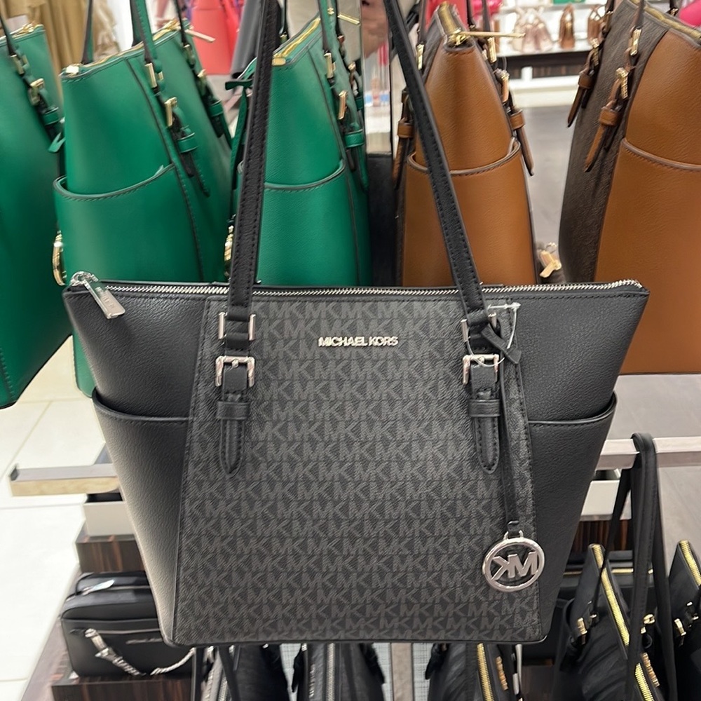 MICHAEL KORS CHARLOTTE LARGE TOP ZIP Tote bag   
Black Signature - Picture 14 of 16